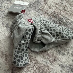NWT 18 months Zutano Gray Baby Booties